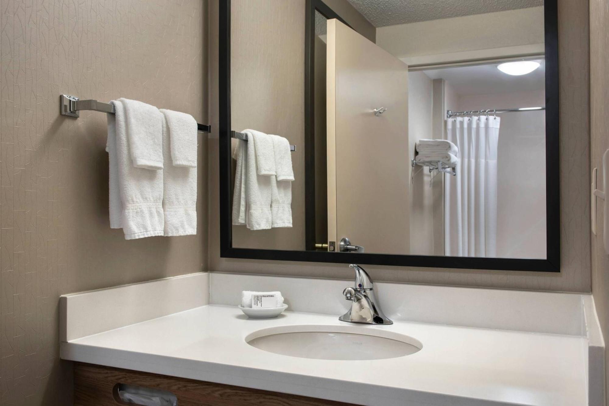 Springhill Suites Danbury Extérieur photo